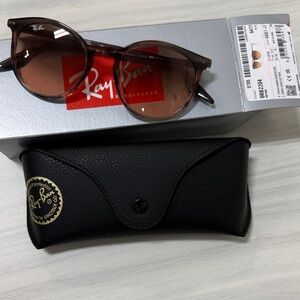 Ray-Ban rb2204 Tortoise Shell Sunglasses with Black Case